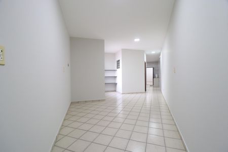 Sala 2 de casa para alugar com 4 quartos, 250m² em Santa Mônica, Uberlândia