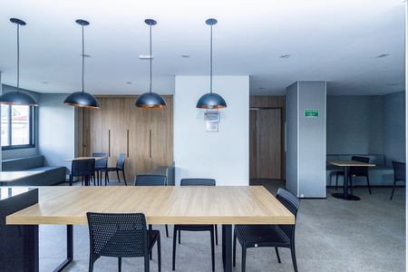 Apartamento para alugar com 45m², 2 quartos e 1 vaga Apartamento para alugar com 45m², 2 quartos e 1 vagaÁrea comum - Salão de festas