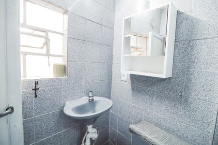 Casa para alugar com 70m², 1 quarto e 1 vaga Casa para alugar com 70m², 1 quarto e 1 vagaBanheiro
