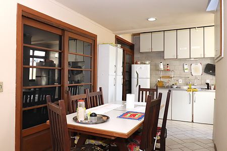Casa à venda com 300m², 7 quartos e 4 vagasCozinha - Armários
