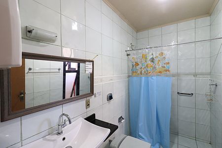 Casa à venda com 300m², 7 quartos e 4 vagasBanheiro social