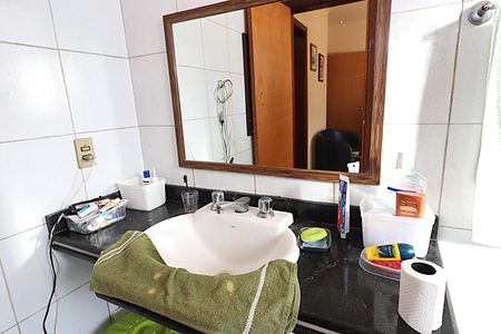 Casa à venda com 300m², 7 quartos e 4 vagasBanheiro da Suíte