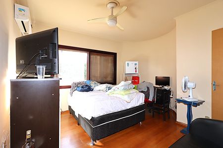 Casa à venda com 300m², 7 quartos e 4 vagasSuíte