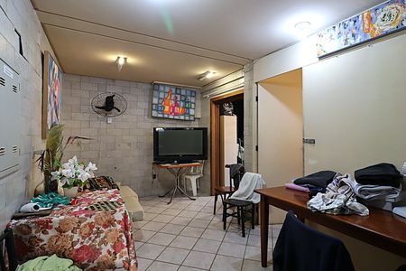 Sala 2 de casa à venda com 7 quartos, 300m² em Jardim Itu, Porto Alegre