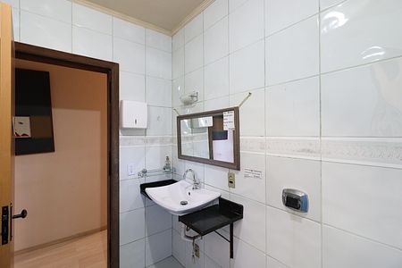 Casa à venda com 300m², 7 quartos e 4 vagasBanheiro social