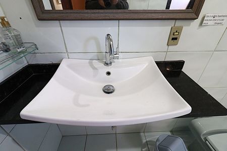 Casa à venda com 300m², 7 quartos e 4 vagasBanheiro social