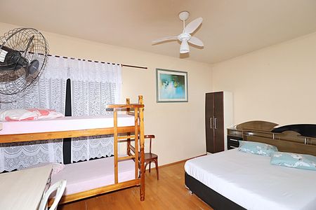 Casa à venda com 300m², 7 quartos e 4 vagasQuarto 4
