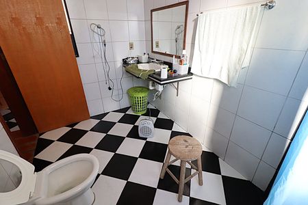 Casa à venda com 300m², 7 quartos e 4 vagasBanheiro da Suíte