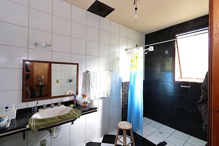 Casa à venda com 300m², 7 quartos e 4 vagasBanheiro da Suíte