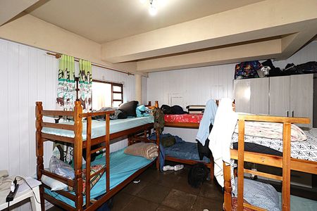 Casa à venda com 300m², 7 quartos e 4 vagasQuarto 