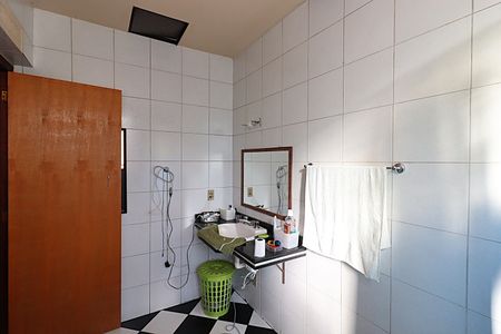 Casa à venda com 300m², 7 quartos e 4 vagasBanheiro da Suíte