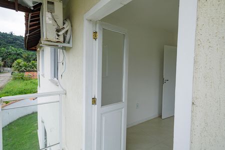 Casa de condomínio para alugar com 150m², 3 quartos e 2 vagas Casa de condomínio para alugar com 150m², 3 quartos e 2 vagasVaranda do Quarto menor