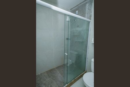 Casa de condomínio para alugar com 150m², 3 quartos e 2 vagas Casa de condomínio para alugar com 150m², 3 quartos e 2 vagasBanheiro da Suíte