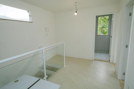 Hall de casa de condomínio para alugar com 3 quartos, 150m² em Guaratiba, Rio de Janeiro