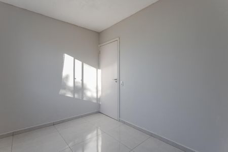 Quarto 1 de apartamento para alugar com 2 quartos, 41m² em Sarandi, Porto Alegre