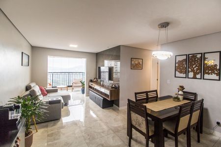 Sala  de apartamento à venda com 3 quartos, 91m² em Jardim Tupanci, Barueri