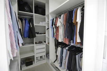 Casa de condomínio à venda com 490m², 4 quartos e 2 vagasCloset da suíte 3
