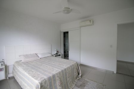 Casa de condomínio à venda com 490m², 4 quartos e 2 vagasSuíte 3
