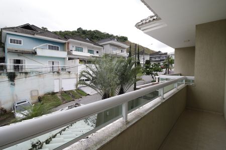 Casa de condomínio à venda com 490m², 4 quartos e 2 vagasVaranda da suíte 2