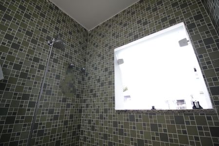 Casa de condomínio à venda com 490m², 4 quartos e 2 vagasBanheiro da Suíte 2