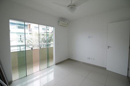 Casa de condomínio à venda com 490m², 4 quartos e 2 vagasSuíte 2