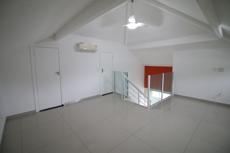 Casa de condomínio à venda com 490m², 4 quartos e 2 vagasSótão 