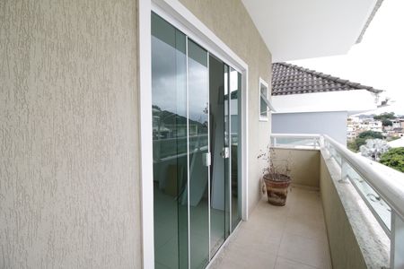 Casa de condomínio à venda com 490m², 4 quartos e 2 vagasVaranda da suíte 2