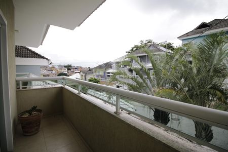 Casa de condomínio à venda com 490m², 4 quartos e 2 vagasVaranda da suíte 3