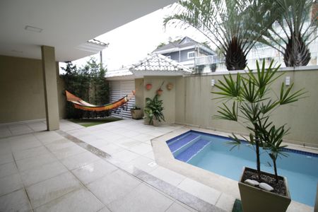 Casa de condomínio à venda com 490m², 4 quartos e 2 vagasPiscina
