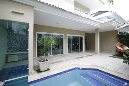 Casa de condomínio à venda com 490m², 4 quartos e 2 vagasPiscina