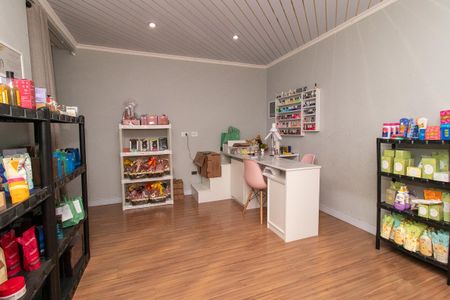 Casa à venda com 330m², 4 quartos e 1 vaga Casa à venda com 330m², 4 quartos e 1 vagaSala