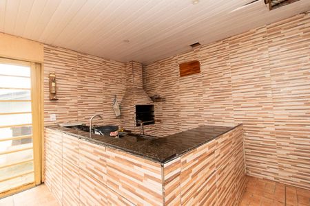 Casa à venda com 330m², 4 quartos e 1 vaga Casa à venda com 330m², 4 quartos e 1 vagaÁrea comum - Churrasqueira
