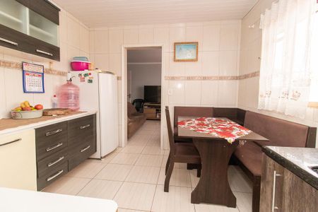 Casa à venda com 330m², 4 quartos e 1 vaga Casa à venda com 330m², 4 quartos e 1 vagaCozinha - Armários
