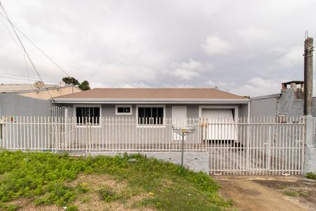 Casa à venda com 330m², 4 quartos e 1 vaga Casa à venda com 330m², 4 quartos e 1 vagaFachada