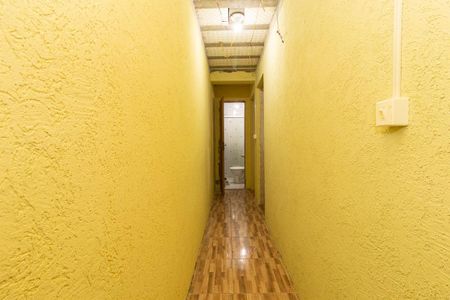 Casa à venda com 330m², 4 quartos e 1 vaga Casa à venda com 330m², 4 quartos e 1 vagaCorredor