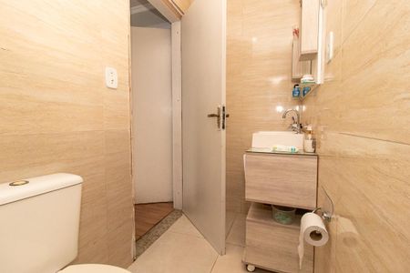 Casa à venda com 330m², 4 quartos e 1 vaga Casa à venda com 330m², 4 quartos e 1 vagaBanheiro da Suíte 1