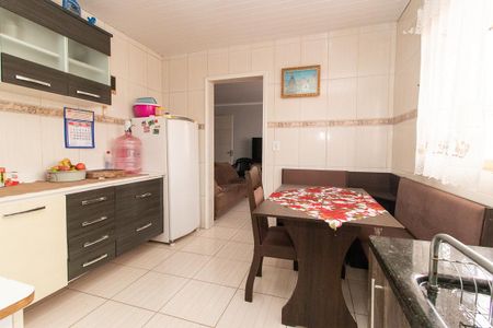 Casa à venda com 330m², 4 quartos e 1 vaga Casa à venda com 330m², 4 quartos e 1 vagaCozinha - Armários
