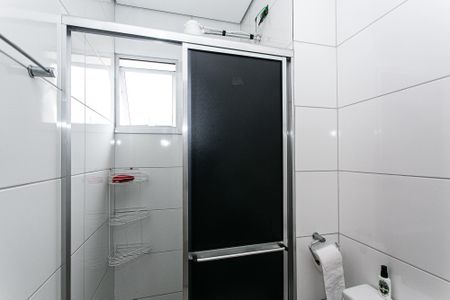 Banheiro social de apartamento para alugar com 1 quarto, 60m² em Vila Guilherme, São Paulo