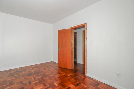 Quarto de apartamento para alugar com 2 quartos, 54m² em São Sebastião, Porto Alegre