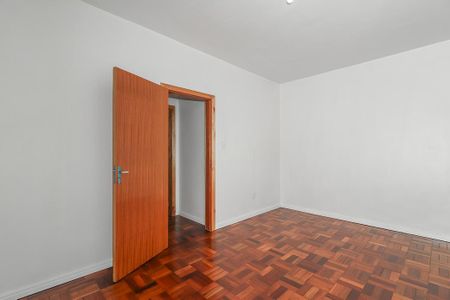 Quarto de apartamento para alugar com 2 quartos, 54m² em São Sebastião, Porto Alegre