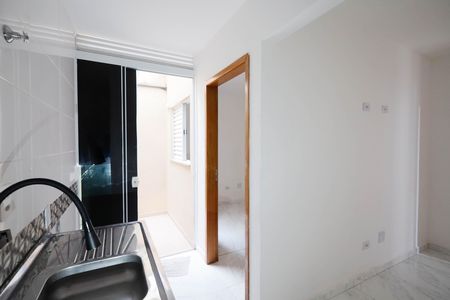 Cozinha  de apartamento para alugar com 1 quarto, 37m² em Vila Constança, São Paulo