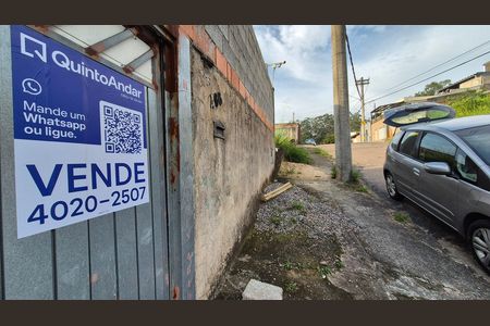 Casa à venda com 80m², 2 quartos e 3 vagas Casa à venda com 80m², 2 quartos e 3 vagasVista de externa