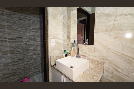 Casa à venda com 80m², 2 quartos e 3 vagas Casa à venda com 80m², 2 quartos e 3 vagasBanheiro