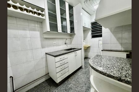 Apartamento à venda com 3 quartos, 96m² em Santa Efigênia, Belo Horizonte