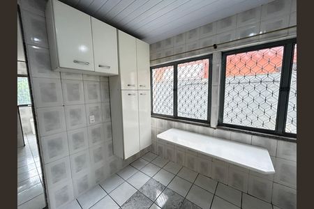 Casa para alugar com 461m², 8 quartos e 5 vagasCozinha