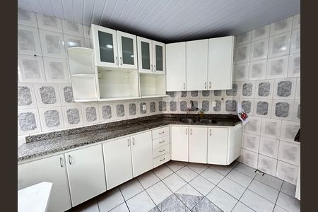 Casa para alugar com 461m², 8 quartos e 5 vagasCozinha