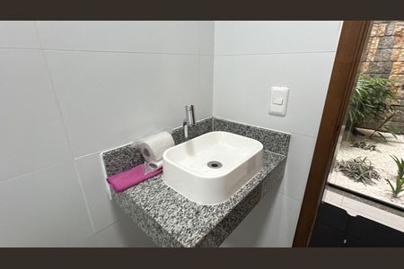 Casa para alugar com 461m², 8 quartos e 5 vagasBanheiro Social 1