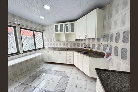 Casa para alugar com 461m², 8 quartos e 5 vagasCozinha