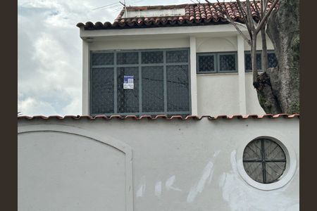 Casa para alugar com 461m², 8 quartos e 5 vagasFachada + placa