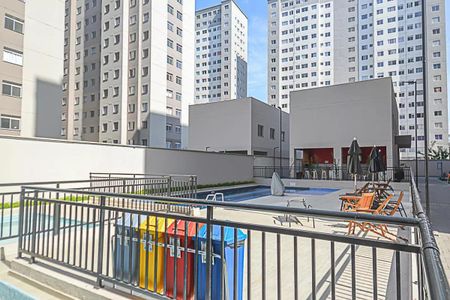 Apartamento para alugar com 46m², 2 quartos e sem vaga Apartamento para alugar com 46m², 2 quartos e sem vagaÁrea comum - Piscina
